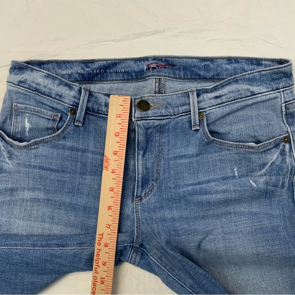 Ann Taylor Loft Relaxed Skinny Jeans 
Size 2/26 
Light Wash Distressed Denim - Picture 12 of 16